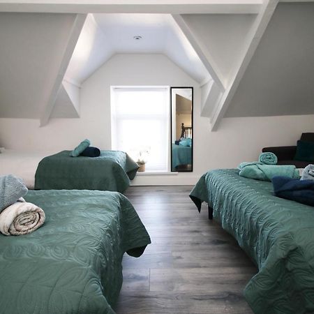Executive Style 2 Bed Flat In Bridgend F2 Apartamento Exterior foto