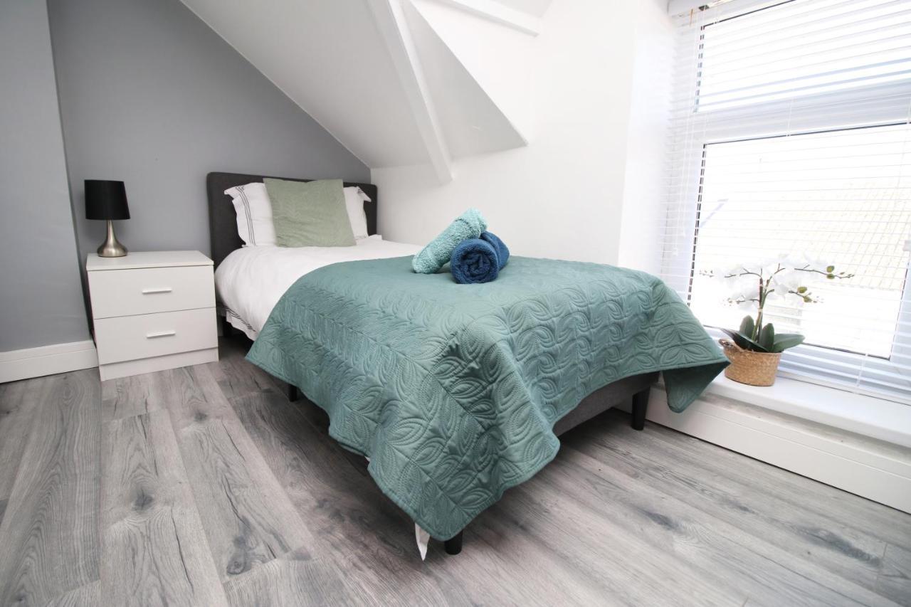 Executive Style 2 Bed Flat In Bridgend F2 Apartamento Exterior foto